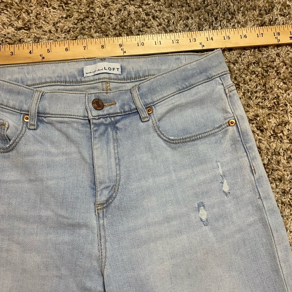LOFT Light‎ Blue Straight Jeans with Knee Distress - Picture 4 of 7
